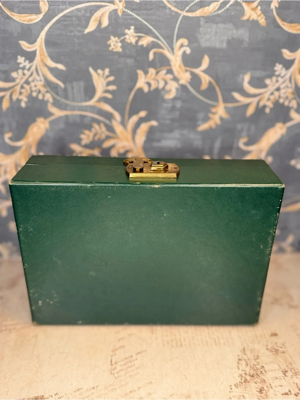 Vintage Green Faux Leather Jewelry Box Brass Lock Ring Tray Vanity Case